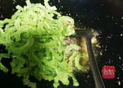 Jade Bitter Melon Shaozi Illustration of how to do it 5