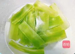 Illustration of how to make cold lettuce 5