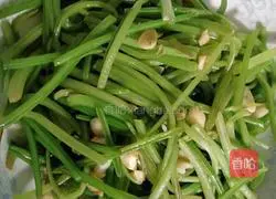 Illustration of how to make stir-fried sweet potato stalks 4