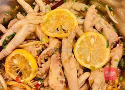 Refreshing summer~super appetizing Thai spicy and sour lemon chicken feet recipe 9