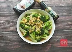 Illustration of how to make garlic broccoli 10