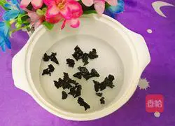 Illustration of how to make fried fungus with potatoes and cucumbers 2