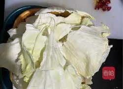 Spicy and sour shredded cabbage Illustration of how to make cabbage 1