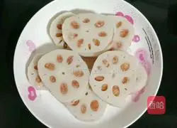 Illustration of how to make steamed lotus root clips 9