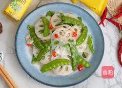 Illustration of how to make fried lotus root slices with snow peas 12