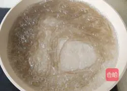 Illustration of how to make spinach with wide noodles 2