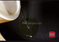 Illustration of how to make spicy and sour green pepper and potato shreds 6