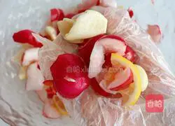 Illustration of how to make cold cherry radish 9