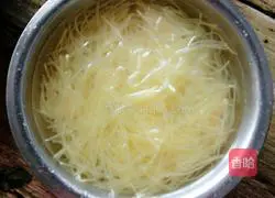 Illustration of how to make stir-fried shredded potatoes 6