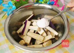 Illustration of how to cook eggplant and potatoes 3