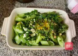 Illustration of how to make delicious cucumbers that both adults and children love 7