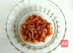 Stir-fried asparagus meat Illustration of how to make silk 2