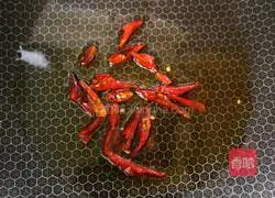 Illustration of how to make pepper and potato shreds 5