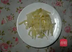 Illustration of how to make spring bamboo shoots with shredded chicken 3