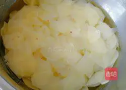 Illustration of how to make hot sauce potato chips 4