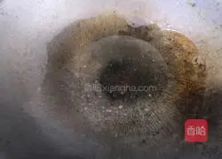 Illustration of how to stir-fry Shanghai greens 3