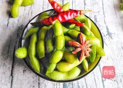 Illustration of how to make spiced edamame 5
