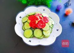 Illustration of how to mix tomatoes with cucumbers 7