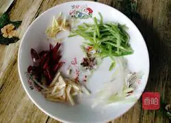 Illustration of how to make stir-fried shredded potatoes 4