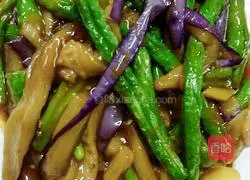 Illustration of how to make fried eggplant with green beans 8