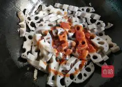 Illustration of how to make sweet and sour lotus root strips 10