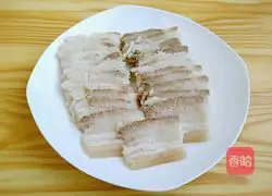 Illustration of how to make garlic white meat 7