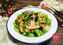 Illustration of how to stir-fry Chinese cabbage with mushrooms 13