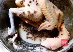 Illustration of how to make hand-shredded chicken 1