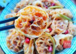 Illustration of how to make cold lotus root with juice-absorbing noodles 11