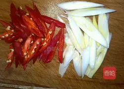 Illustration of how to make stir-fried shredded beans 4