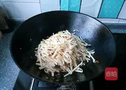 Illustration of how to make fried pancakes 4