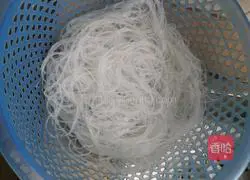 The fungus Illustration of how to stir-fry vermicelli 3