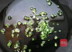 How to make broad beans with scallion oil Illustration 4