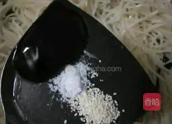 Illustration of how to make spicy and sour potato shreds 4