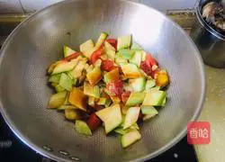 Illustration of how to make fried zucchini with tomatoes 5