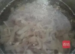 Illustration of how to make pork skin jelly 5