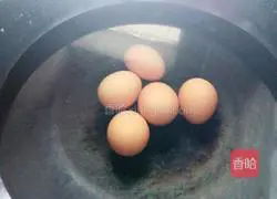 Cold eggs Illustration of how to do it 2