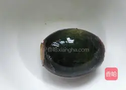 Recipe for cold preserved egg tofu Illustration 3