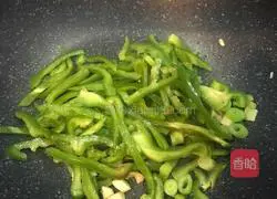 Illustration of how to make green pepper and potato shreds 6