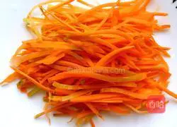 Illustration of how to mix cabbage with vermicelli 6