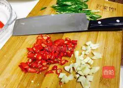 Illustration of how to make spicy tofu skin 1