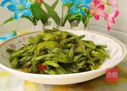 Illustration of how to make fried beans with green pepper 15