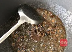 Illustration of how to make a fly head 10