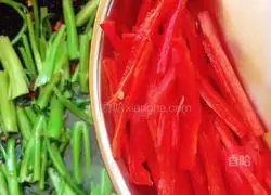 Garlic Illustration of how to make fragrant water spinach 11