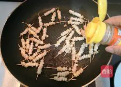 Illustration of how to make toothpick corn skewers 9