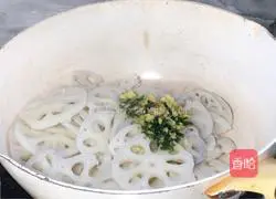 Illustration of how to make ginger lotus root slices 6