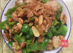 Illustration of how to make fried pork slices with green pepper 9