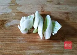 Spicy stir-fried pot Illustration of how to make melon 4