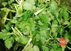 Illustration of how to make cold kelp shreds 15