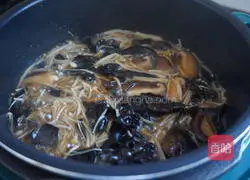 Illustration of how to make stir-fried assorted mushrooms 9